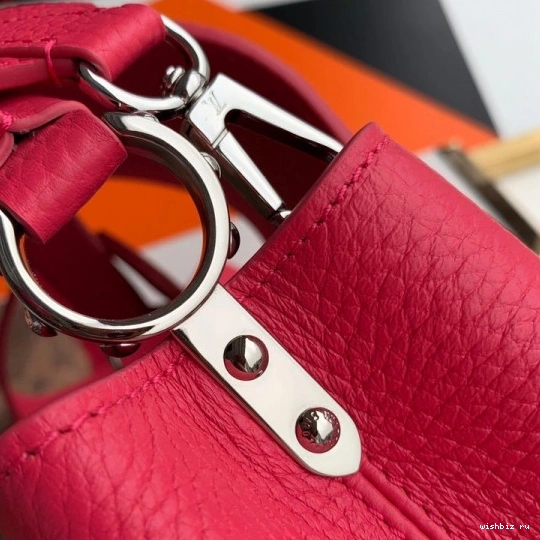 WIS VUITTON MINI LOUIS CAPUCINES 0825